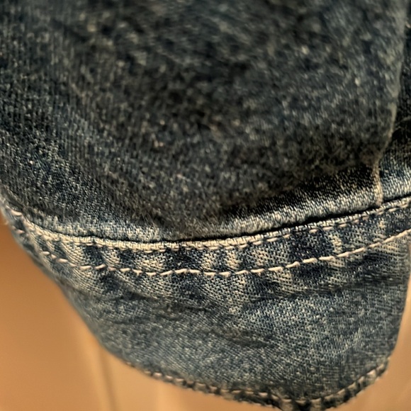 Levi’s Women’s red tag button down denim shirt size Large - Picture 16 of 16